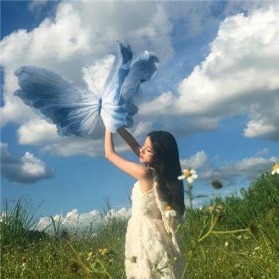 明星代言被曝黑料引官司，前后半年街拍现场画面流出